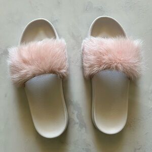 UGG fur baby pink flip flops